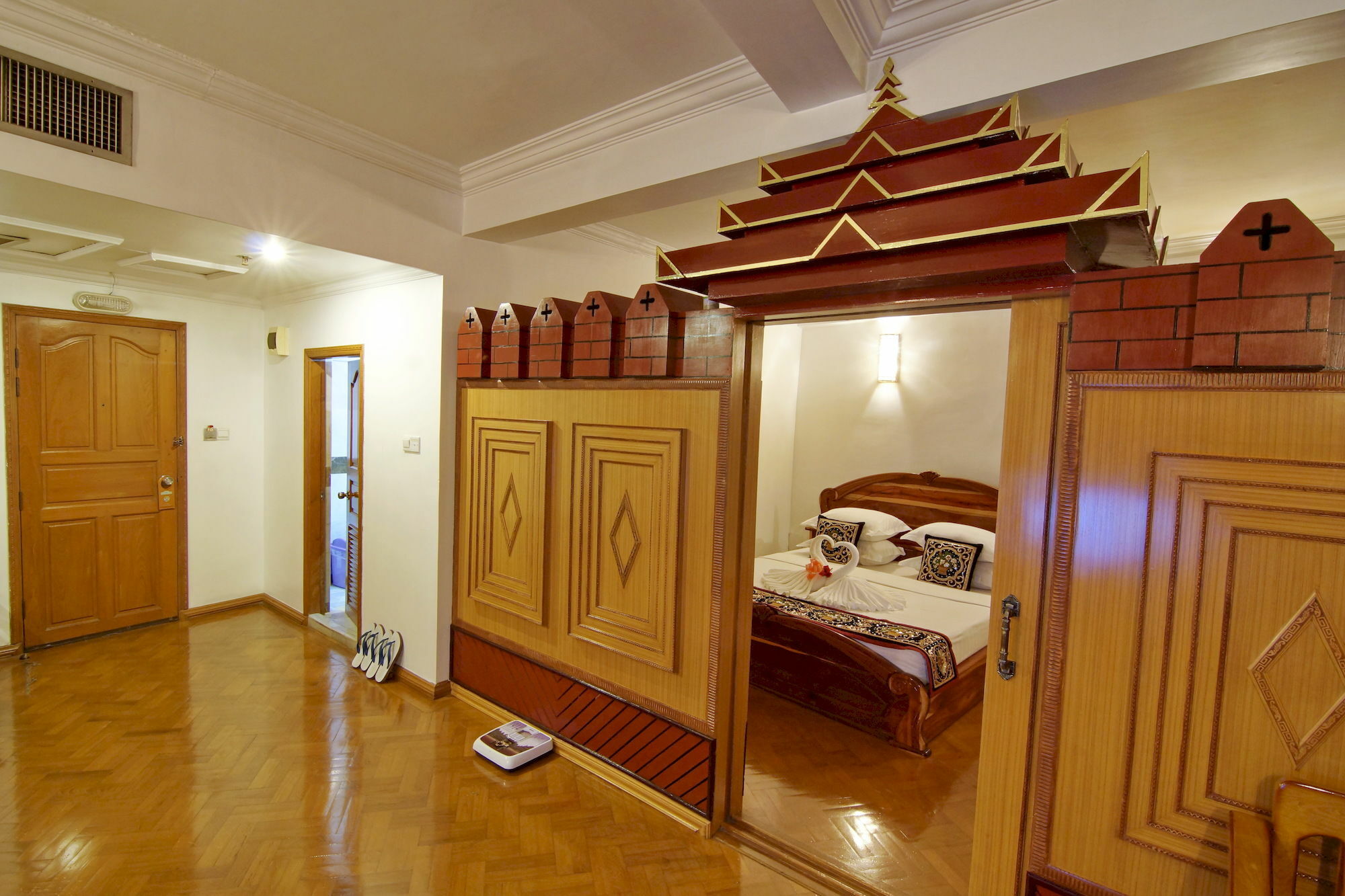 Hotel Mandalay Exterior photo